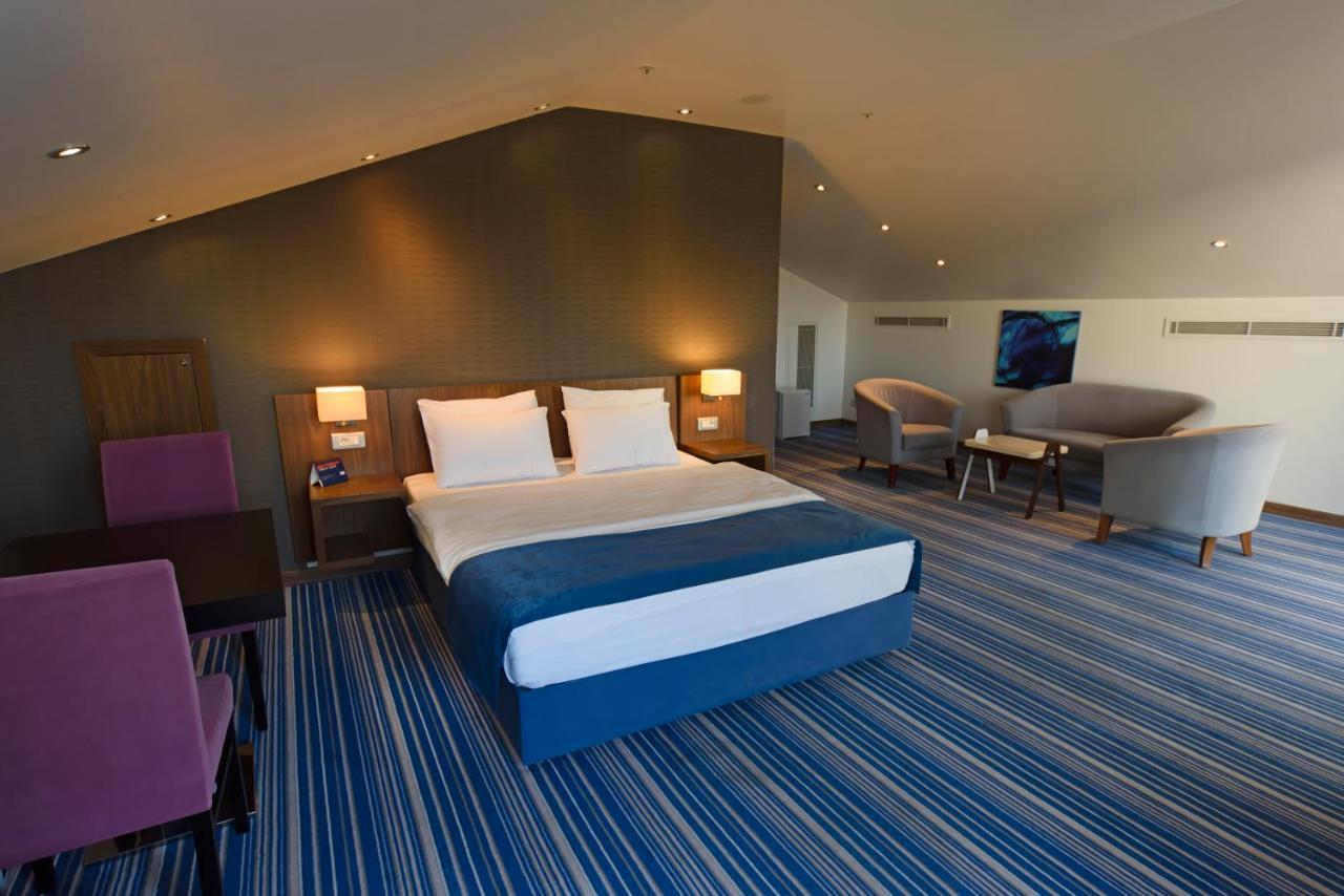 Holiday Inn Express Istanbul-Altunizade By Ihg Zewnętrze zdjęcie