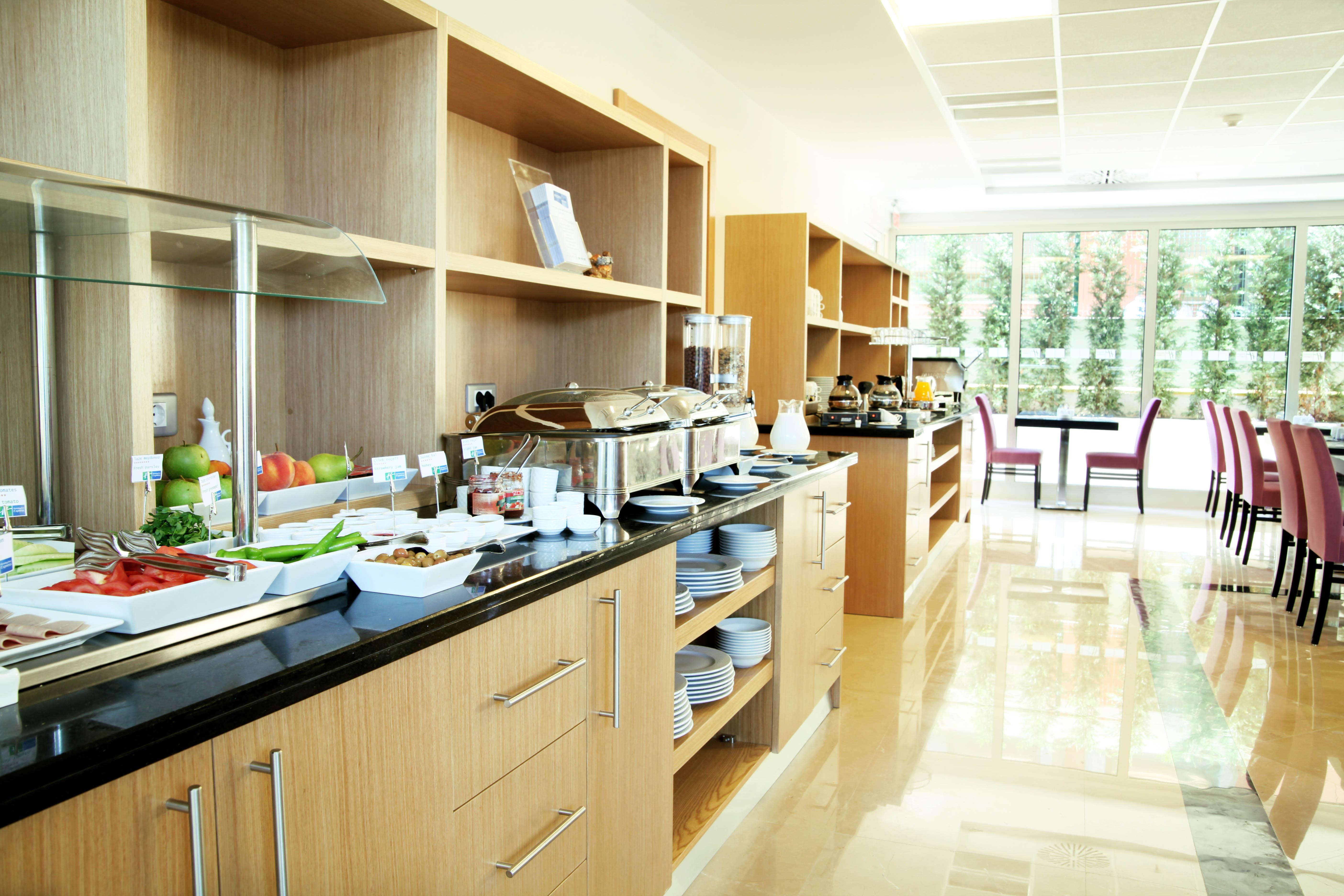 Holiday Inn Express Istanbul-Altunizade By Ihg Zewnętrze zdjęcie