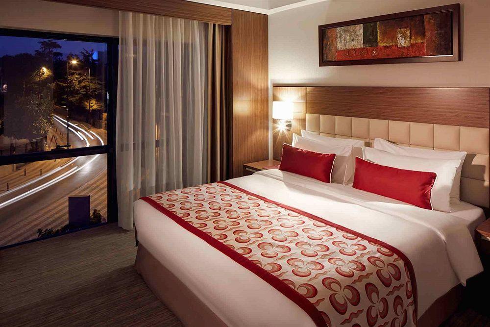 Holiday Inn Express Istanbul-Altunizade By Ihg Zewnętrze zdjęcie