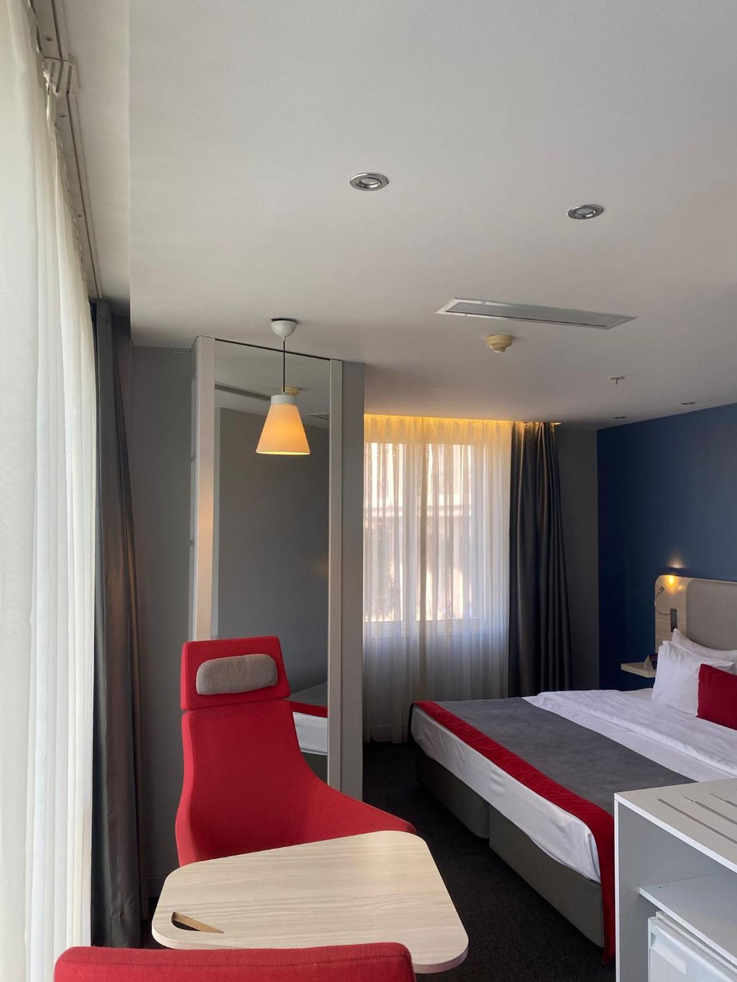 Holiday Inn Express Istanbul-Altunizade By Ihg Zewnętrze zdjęcie