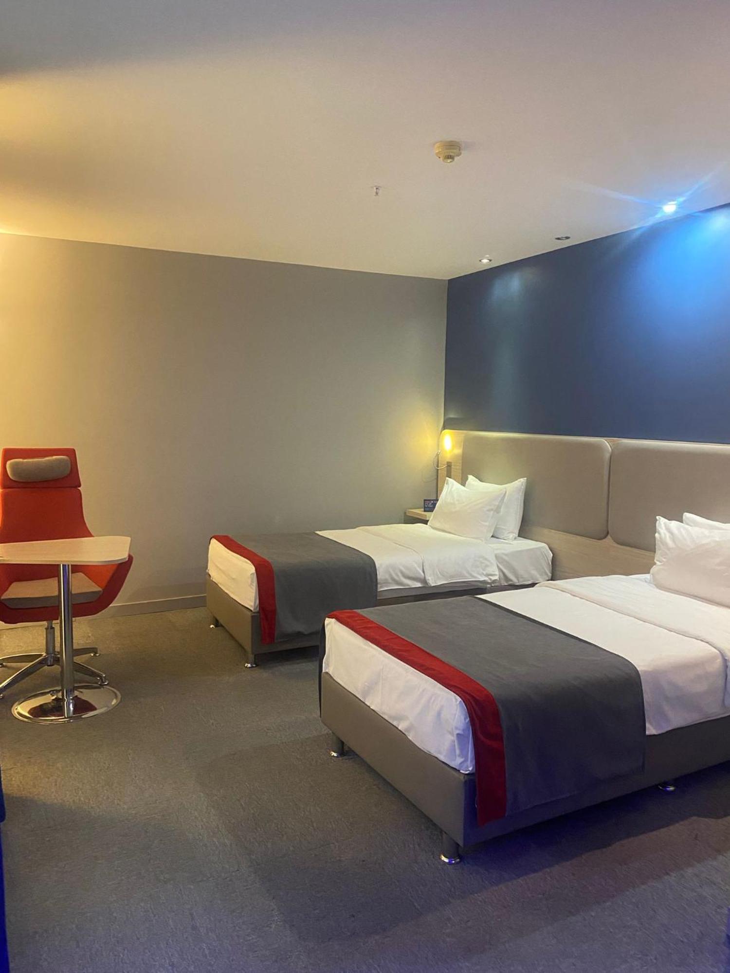Holiday Inn Express Istanbul-Altunizade By Ihg Zewnętrze zdjęcie