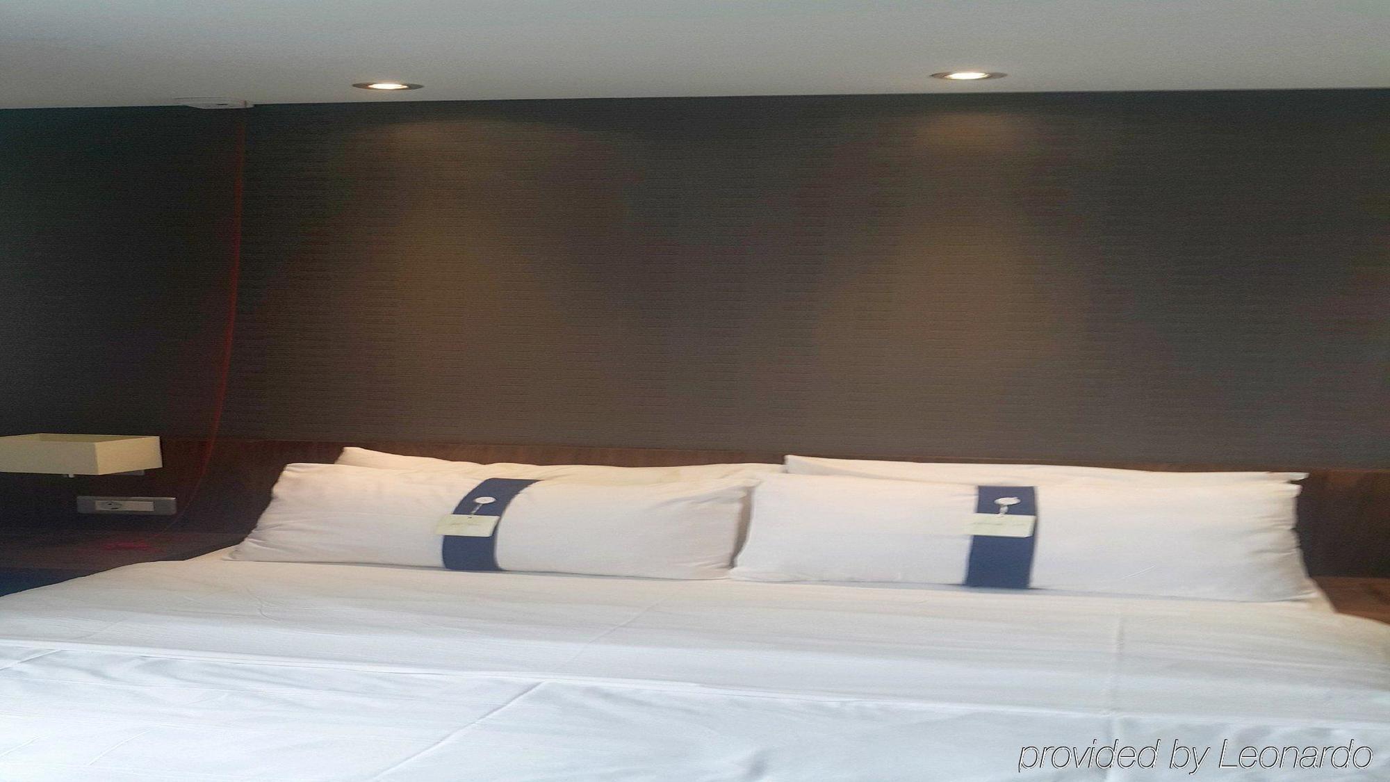 Holiday Inn Express Istanbul-Altunizade By Ihg Zewnętrze zdjęcie