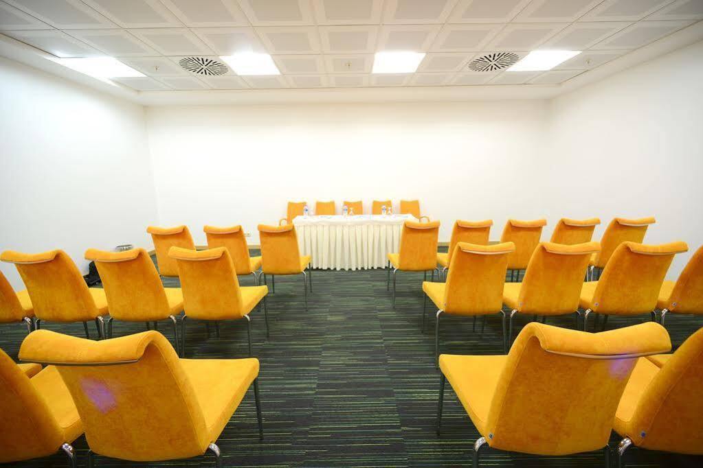 Holiday Inn Express Istanbul-Altunizade By Ihg Zewnętrze zdjęcie